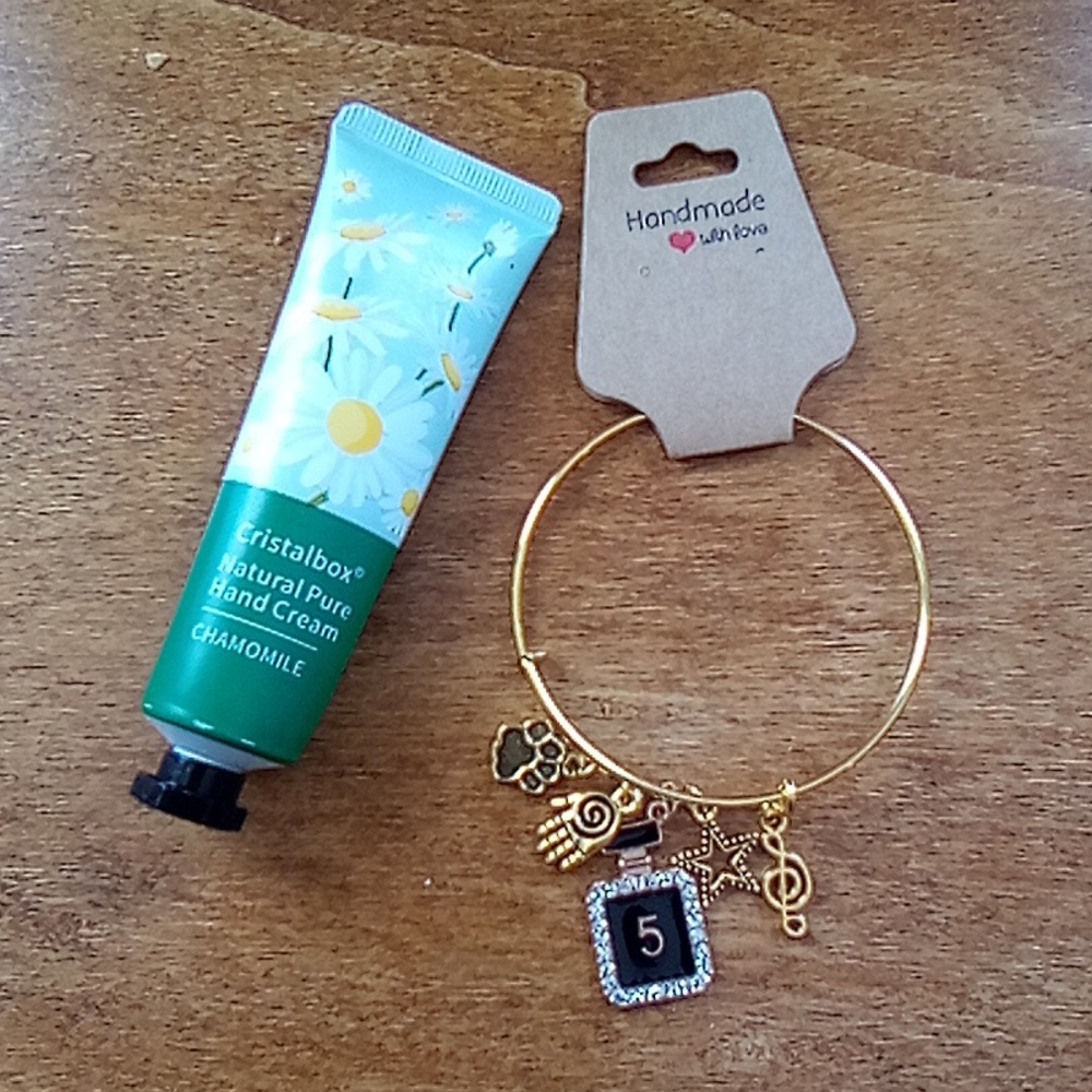 NWT! No.5 Charm braclet handmade with lotion Great quality!